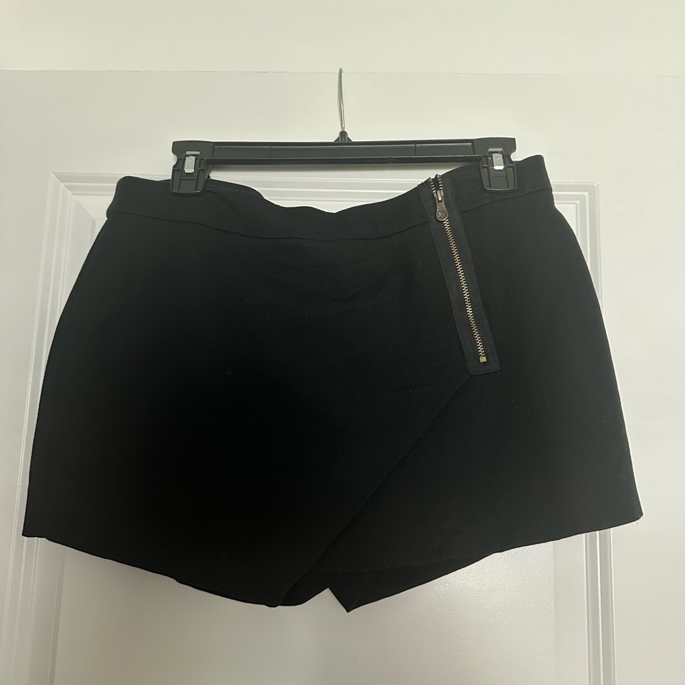 Nicole by Nicole Miller Elegant Black Skort